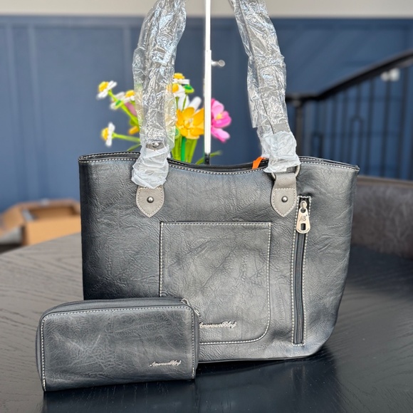 American Bling by Montana West Handbag and Wallet Set NWT - Picture 3 of 8